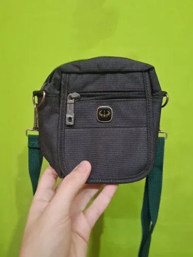 Bolsinha masculina de ombro