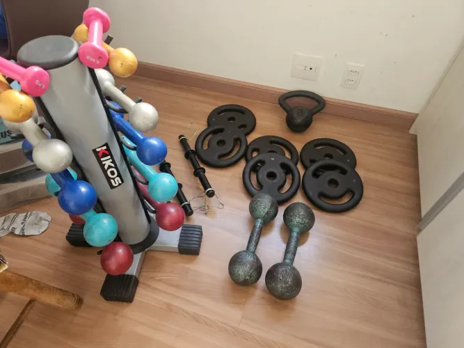 Kit academia! Halteres, anilhas,kettlebel 