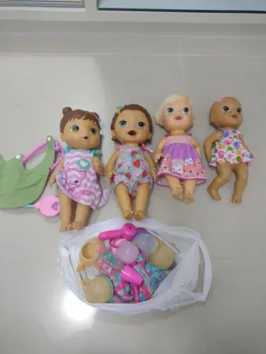 4 Bonecas Baby Alive + Acessórios