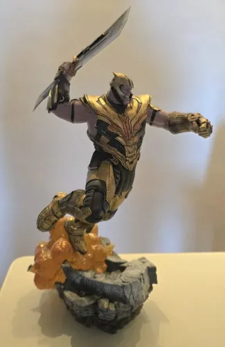 Estátua Thanos - Avengers Endgame - 1/10 - Iron Studios