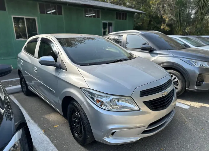 Chevrolet Onix Hatch LS 1.0 8V Flex Power Mec. 4P 2015