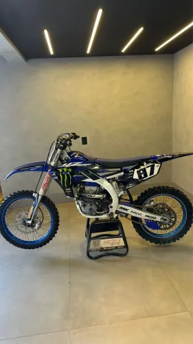 Moto Yamaha YFZ 450
