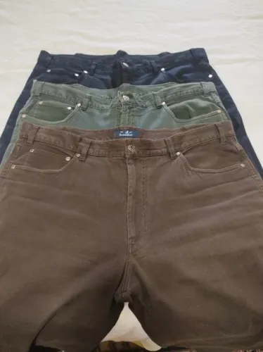 Três Calcas masculinas