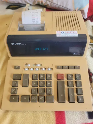 Calculadora Sharp funcionando perfeitamente decoração Vintage coleção
