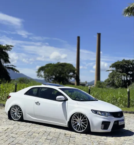 Kia Motors Cerato Koup 2.0 16V Aut. 2013