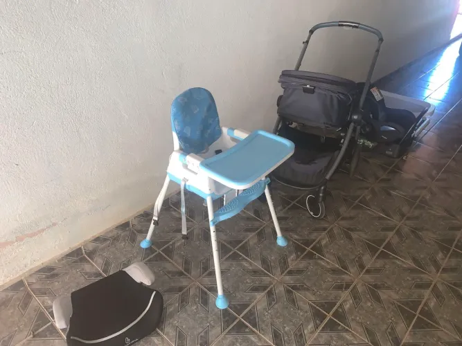 Kit para Bebe (carrinho,bebe conforto, cadeirinha, banheiro e assento de elevacao)