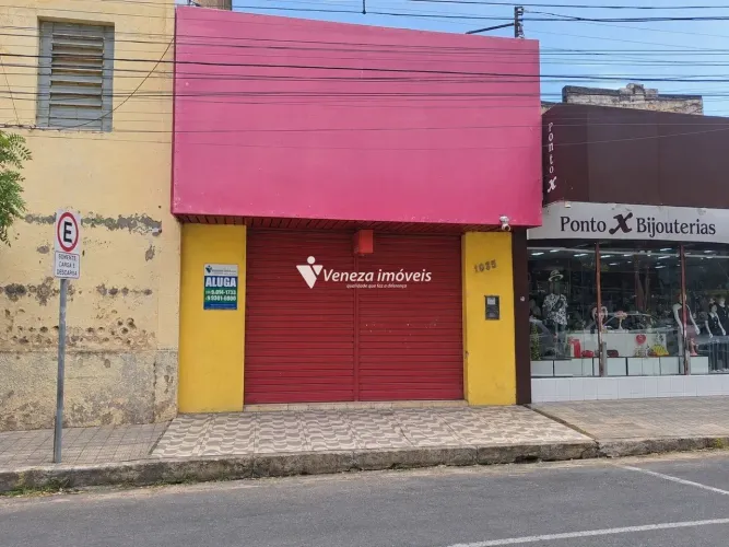 Ponto Comercial com 98m² para Aluguel no Centro | Em frente a Praça Saraiva