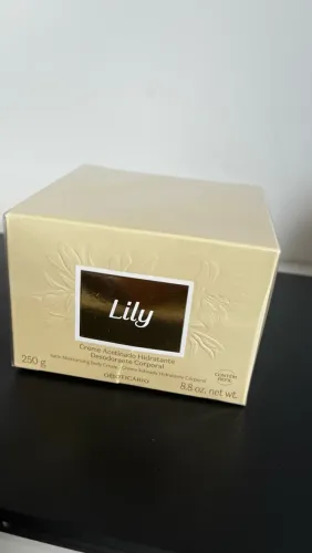 Lily Creme Acetinado Hidratante Corporal 250g O Boticário