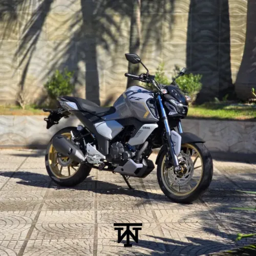 FZ15
