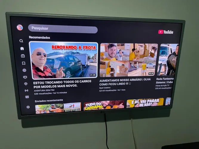 Smart TV LG 32 polegadas funcionando perfeitamente