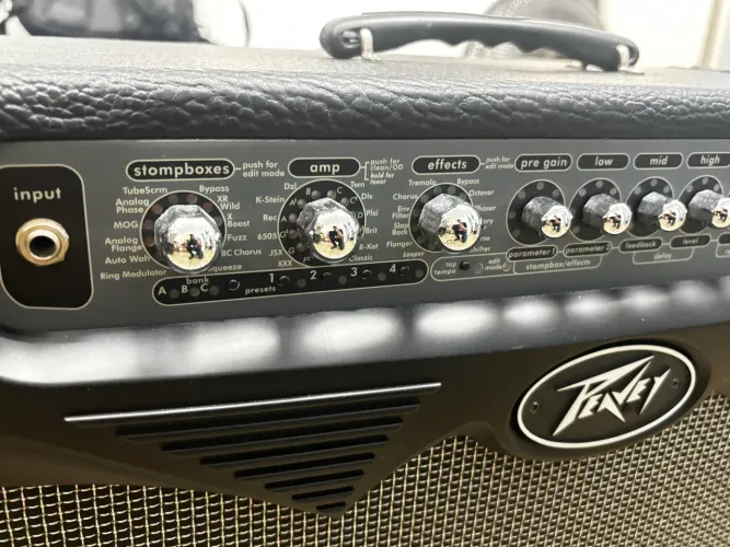 Amplificador Peavey vypyr 75w
