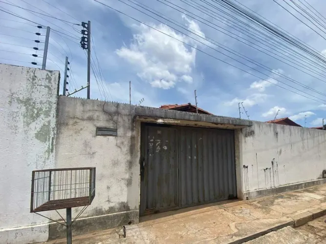 CASA 2 QUARTOS COM SUÍTE À VENDA NO VALE QUEM TEM