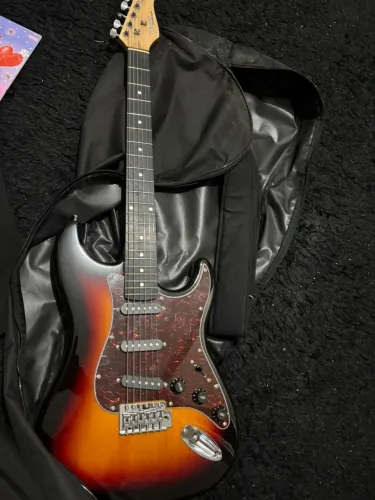Guitarra Giannini nova