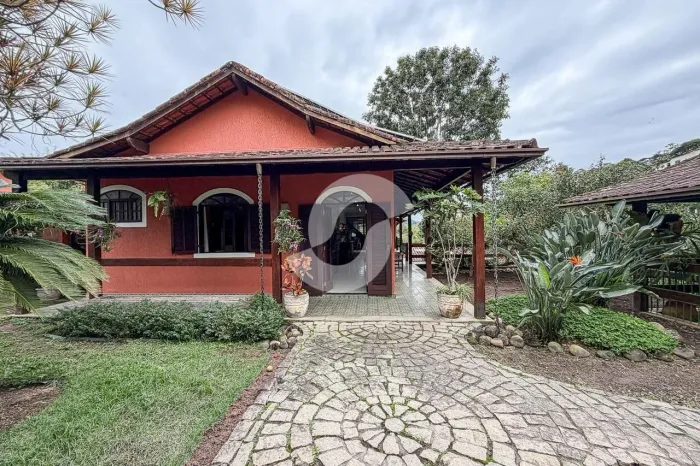 Casa com 3 dormitórios à venda, 300 m² por R$ 1.800.000,00 - Vila Progresso - Niterói/RJ