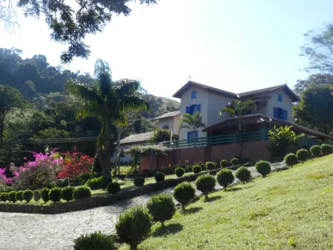 Sítio para Venda em Caldas, Bom Retiro, 7 dormitórios, 5 banheiros, 2 vagas