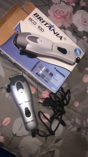 Máquina de corta cabelo novinha na caixa 