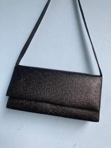 Bolsa de Ombro Feminina Preta em Couro Legítimo Vintage