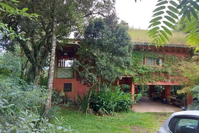 "Refúgio dos Sonhos: Casa de Campo em SC à Venda"