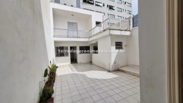 Casa para locação na Vila Mariana, São Paulo-SP: 1 quarto, 1 suíte, 1 sala e 2 banheiros, 