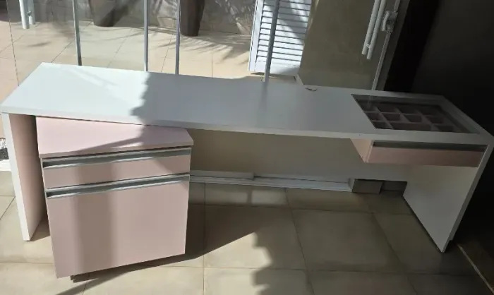 Conjunto escrivaninha/penteadera