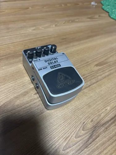 Pedal Delay Behringer