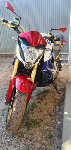 VENDO CB1000 NO PRECINHO