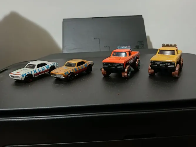 Pack Hotwheels 4 miniaturas