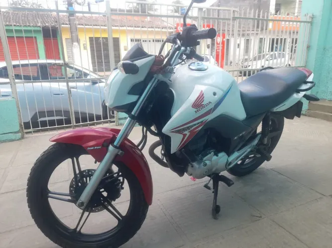 Honda Cg Titan 150 ano e modelo 2015 (NÃO TROCO)