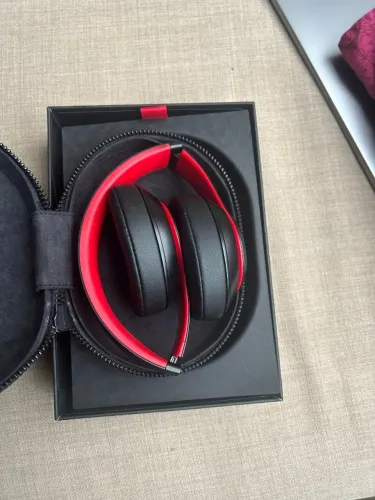 Beats Studio 3 Wireless - Defiant Decade Collection