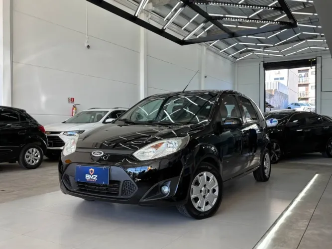 Ford Fiesta 1.0 Rocam SE Plus Hatch 8V Flex 4P Manual 2014