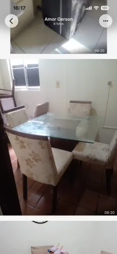 Vende-se uma mesa com 4 cadeira tampo de vidro medindo 1m quadrado base de madeira