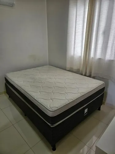 Vendo cama box casal Reconflex, não é conjugada,, bom estado de conservação.