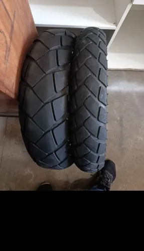 Par de pneus 110/80-19 x 150/70-17