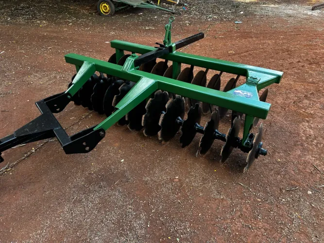 Grade Aniveladora 24 disco 