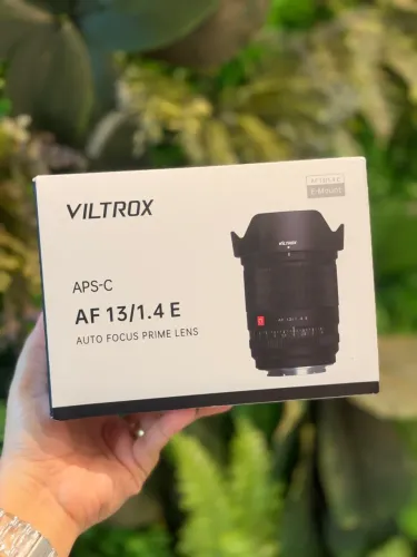 Lente Viltrox AF 13mm f/1.4 com montagem Sony E-Mount  