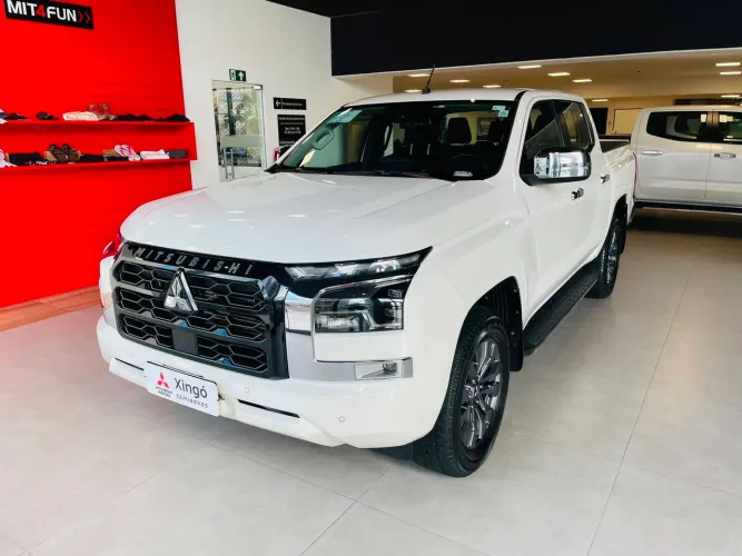 Mitsubishi TRITON HPE-S 2.4 CD 4X4 TB Diesel Aut. 2026