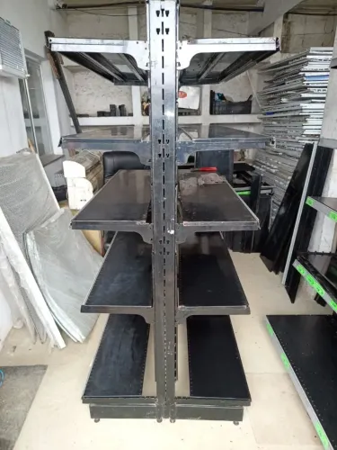 Venda de gôndolas de centro