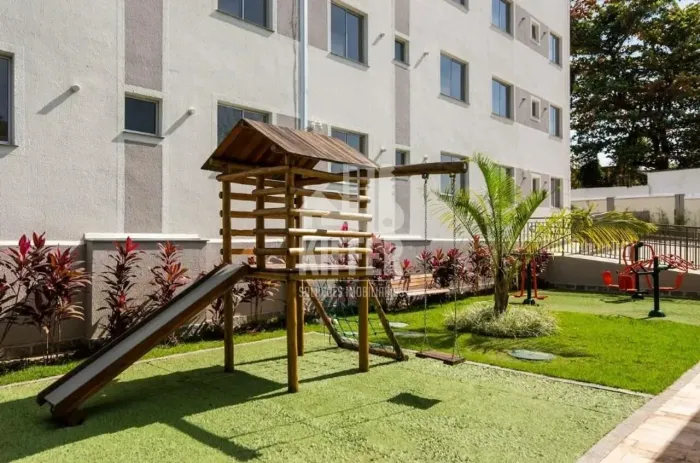 Oportunidade em Vista alegre, apartamento terreo com 2 quartos,banheiro com aquecedor de a