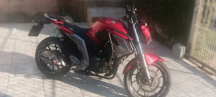 YAMAHA FZ 250 2018 Vermelha Fazer250