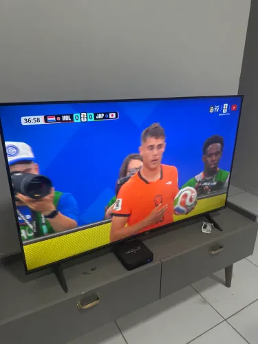 Televisão AOC
