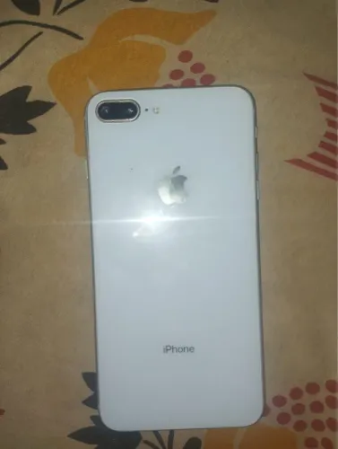 Vendo iPhone 8 Plus 700 reais não aceito trocas, pra vender logo