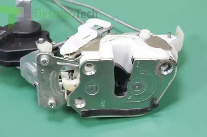 Fechadura Porta Traseira Direita Pajero Tr4 2.0 2013