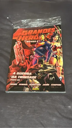 Liga da justiça - Os novos 52 - A Guerra da trindade - parte 1 - LACRADA