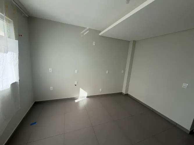 Vendo ou alugo sobrado na velha