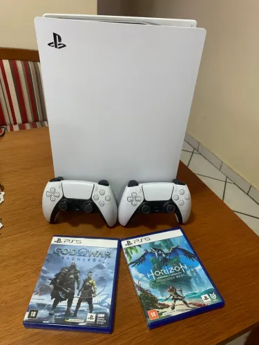 PlayStation 5 - PS5 com leitor + 2 controles + 2 Jogos