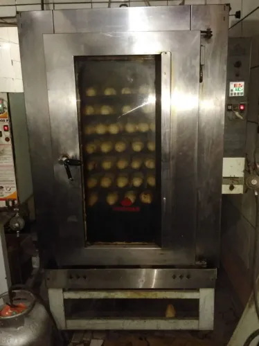 Forno para padaria 10 telas precisa reformar não está funcionando levar no estado