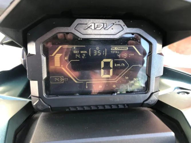 Honda ADV com apenas km 4100 rodados 