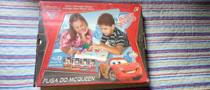 Jogo de tabuleiro MCQUEEN 