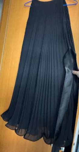 Vestido de Crepe plissado preto Usado Ótimo Estado