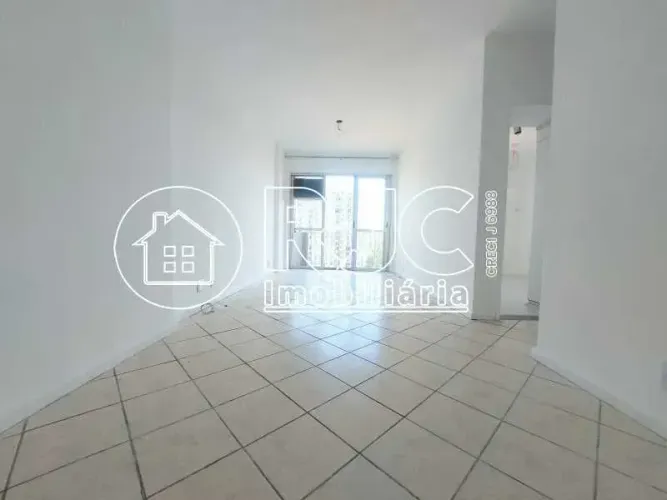 Rua Ibituruna , juntinho a Rua Campos Sales , apto andar alto , 02 dorm, varanda e vaga